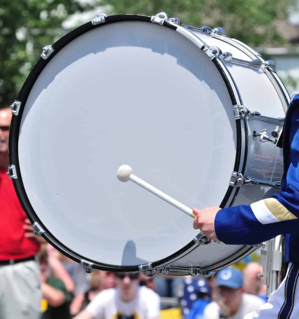 O que são os tambores em uma banda marcialO que são os tambores em uma banda marcial  