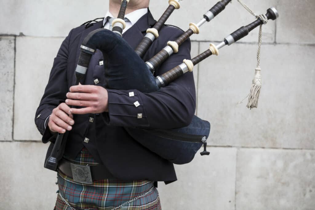 Bagpipes with an air bladder